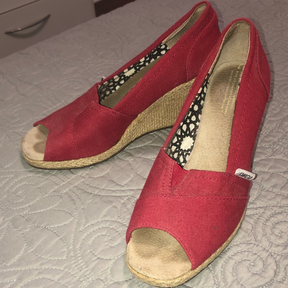 Size 7 TOMs Heels